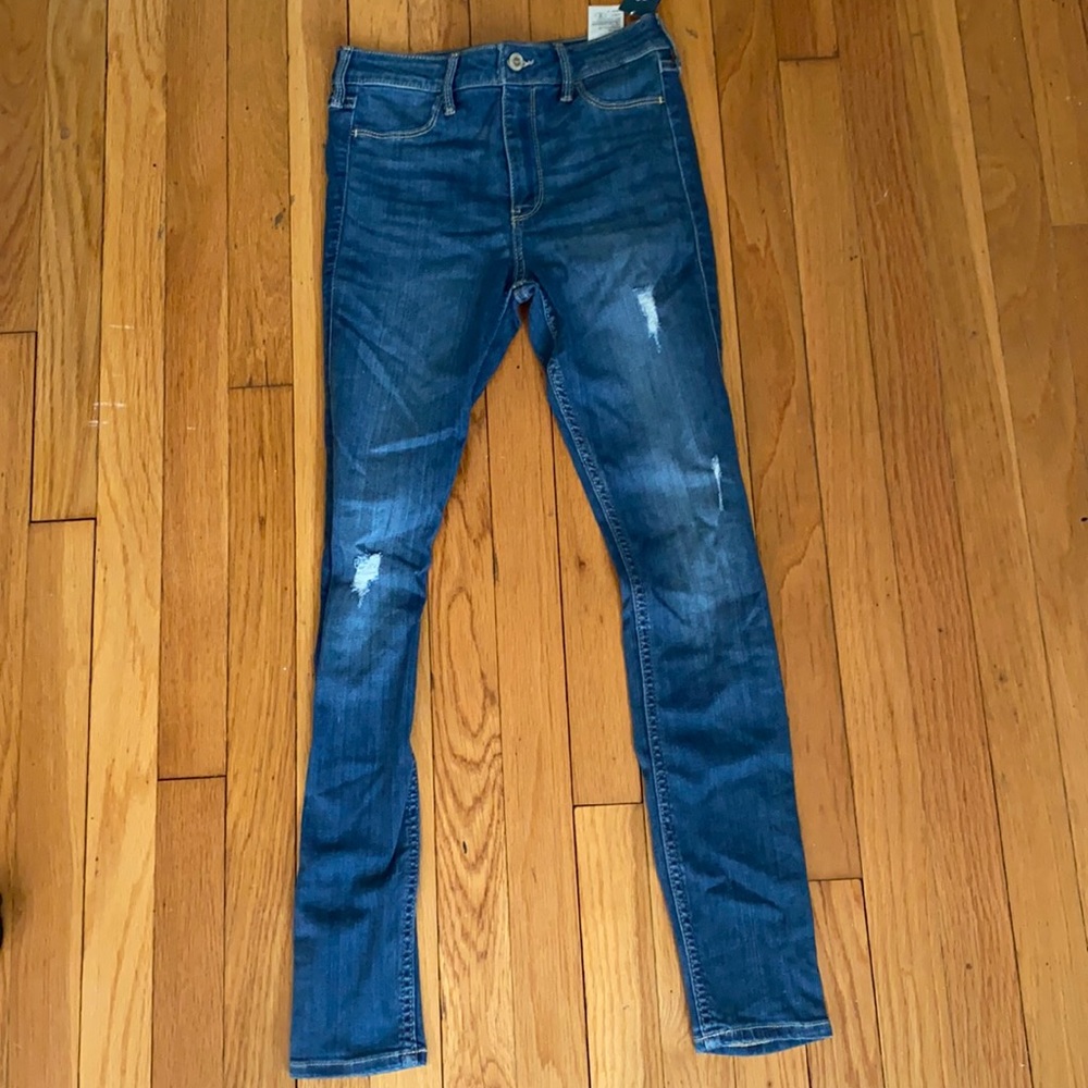 Hollister jeans. Brand new.